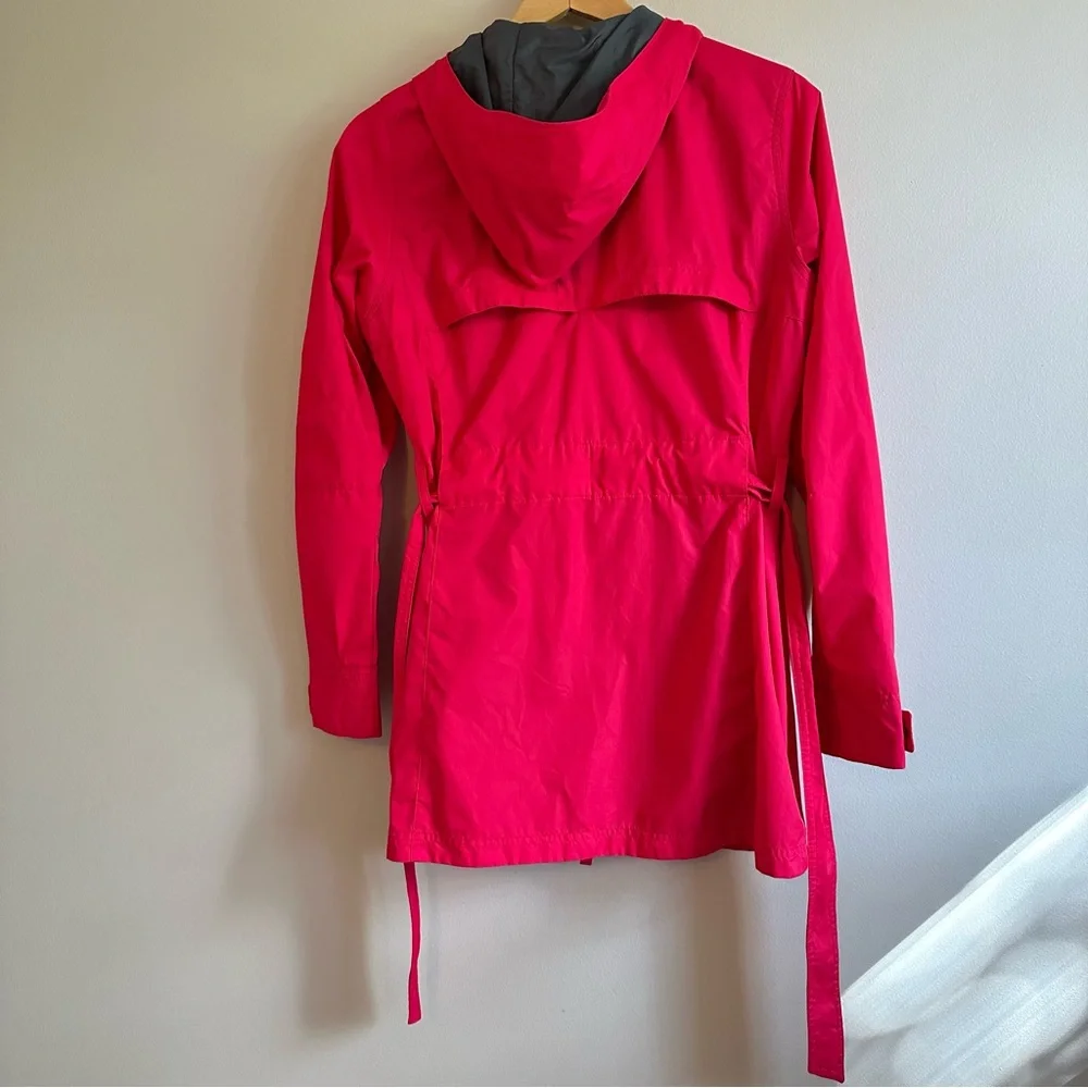 Columbia, Omni-Shield Rain Jacket with Hood and Tie, Pink, Women's Size Medium - Picture 11 of 16